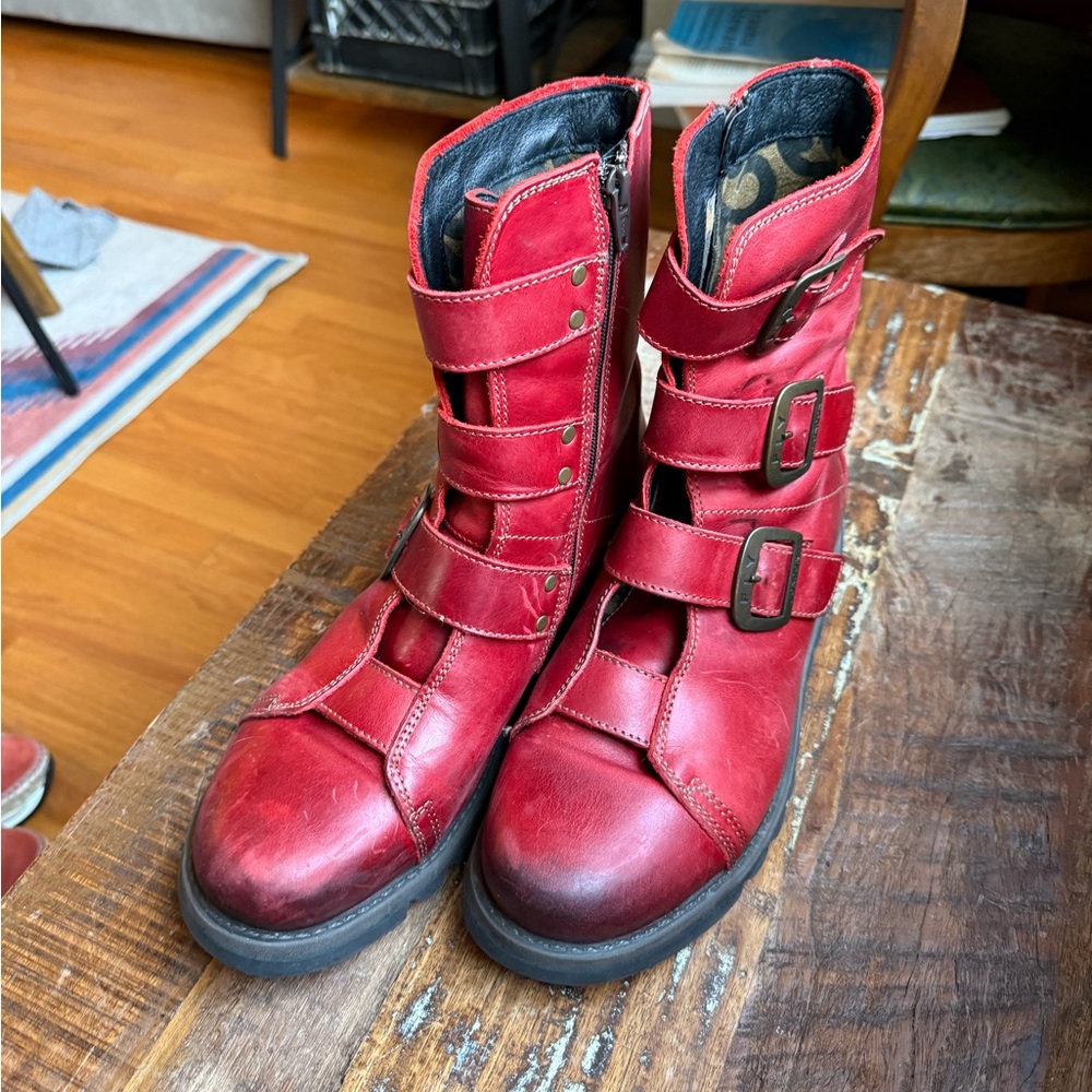 Fly London Scop110FLY Leather Buckle Ankle Boot RED